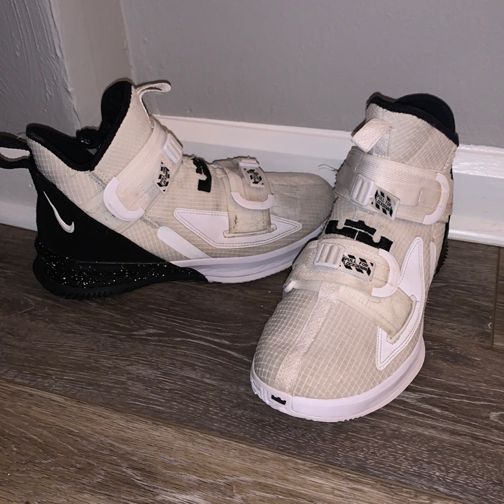 Nike LeBron Soldier 13 SFG Basketball shoes